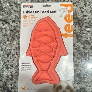 Petstages. Fishie Fun Feed Mat.
